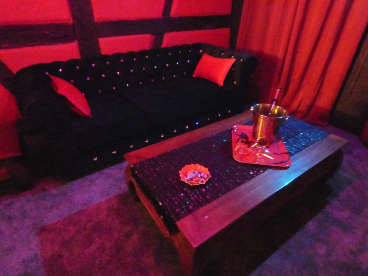 Love Room Le Rouge Et Noir バール エクステリア 写真