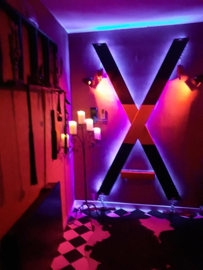 Love Room Le Rouge Et Noir バール エクステリア 写真