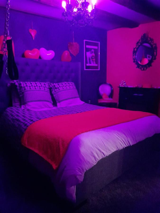 Love Room Le Rouge Et Noir バール エクステリア 写真