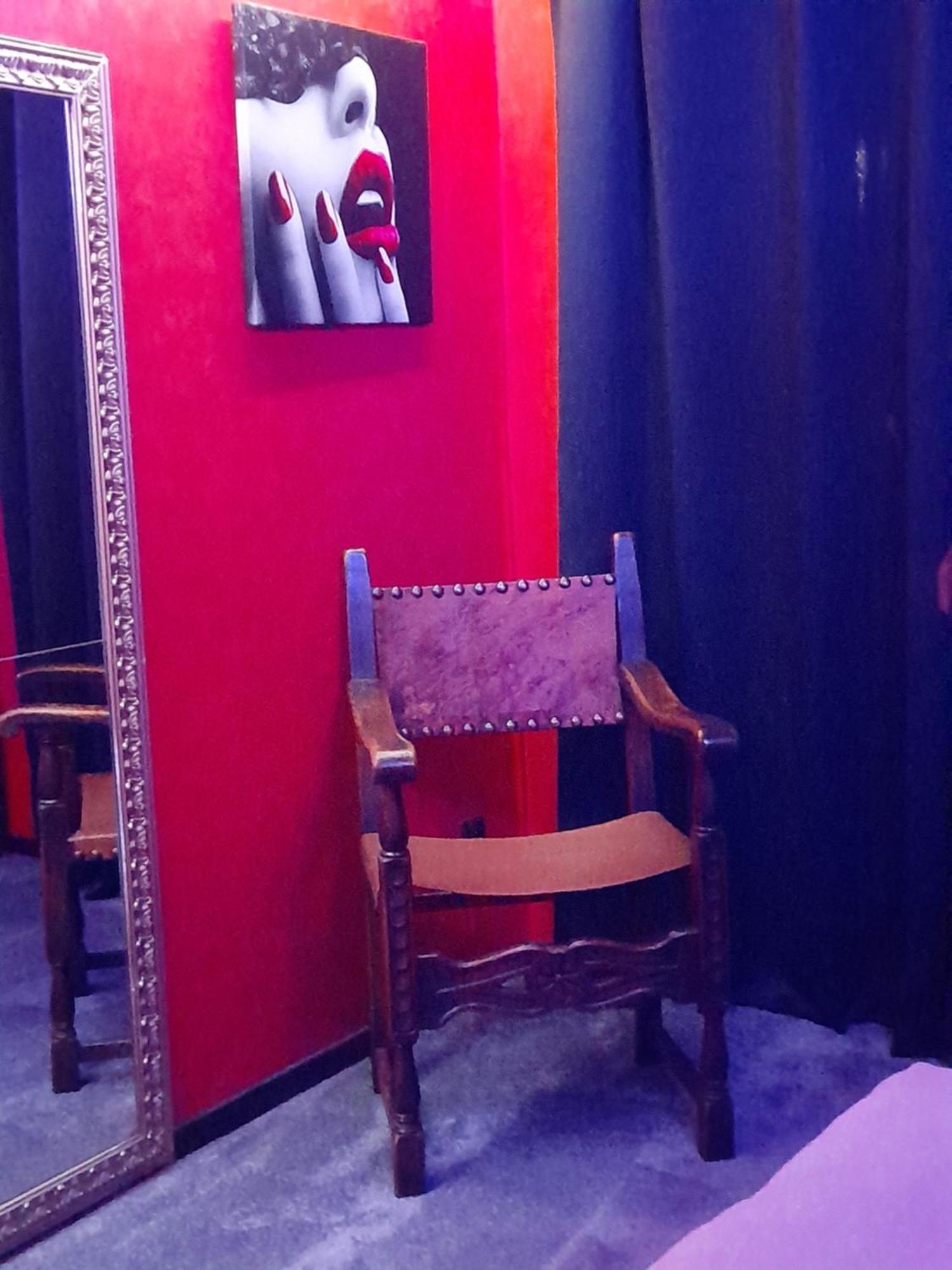 Love Room Le Rouge Et Noir バール エクステリア 写真