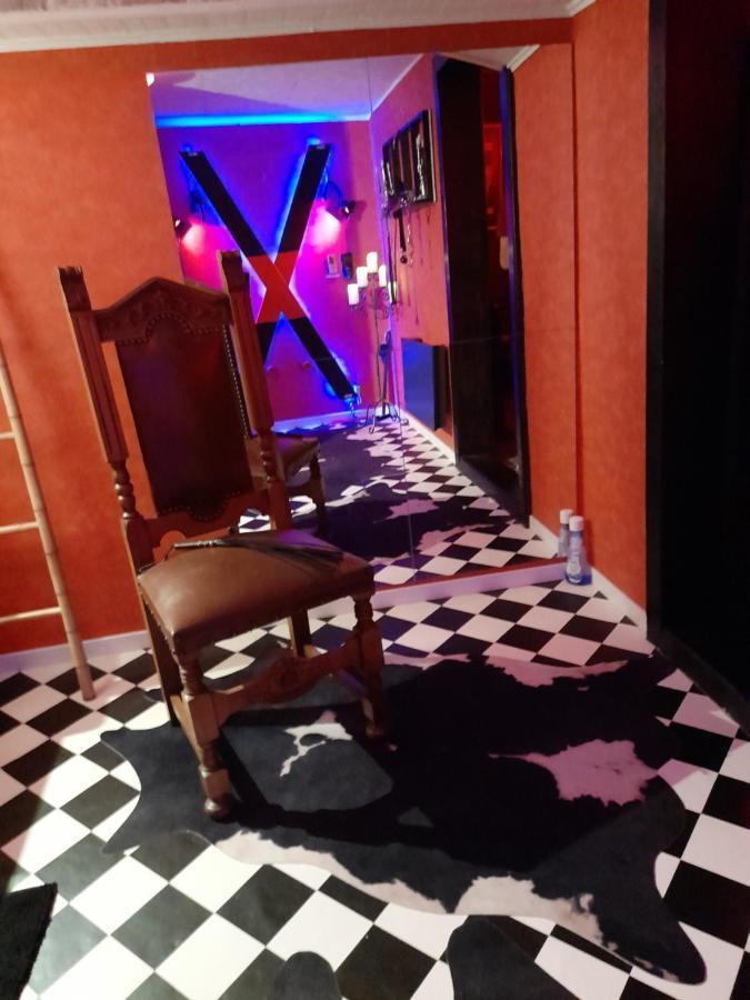 Love Room Le Rouge Et Noir バール エクステリア 写真