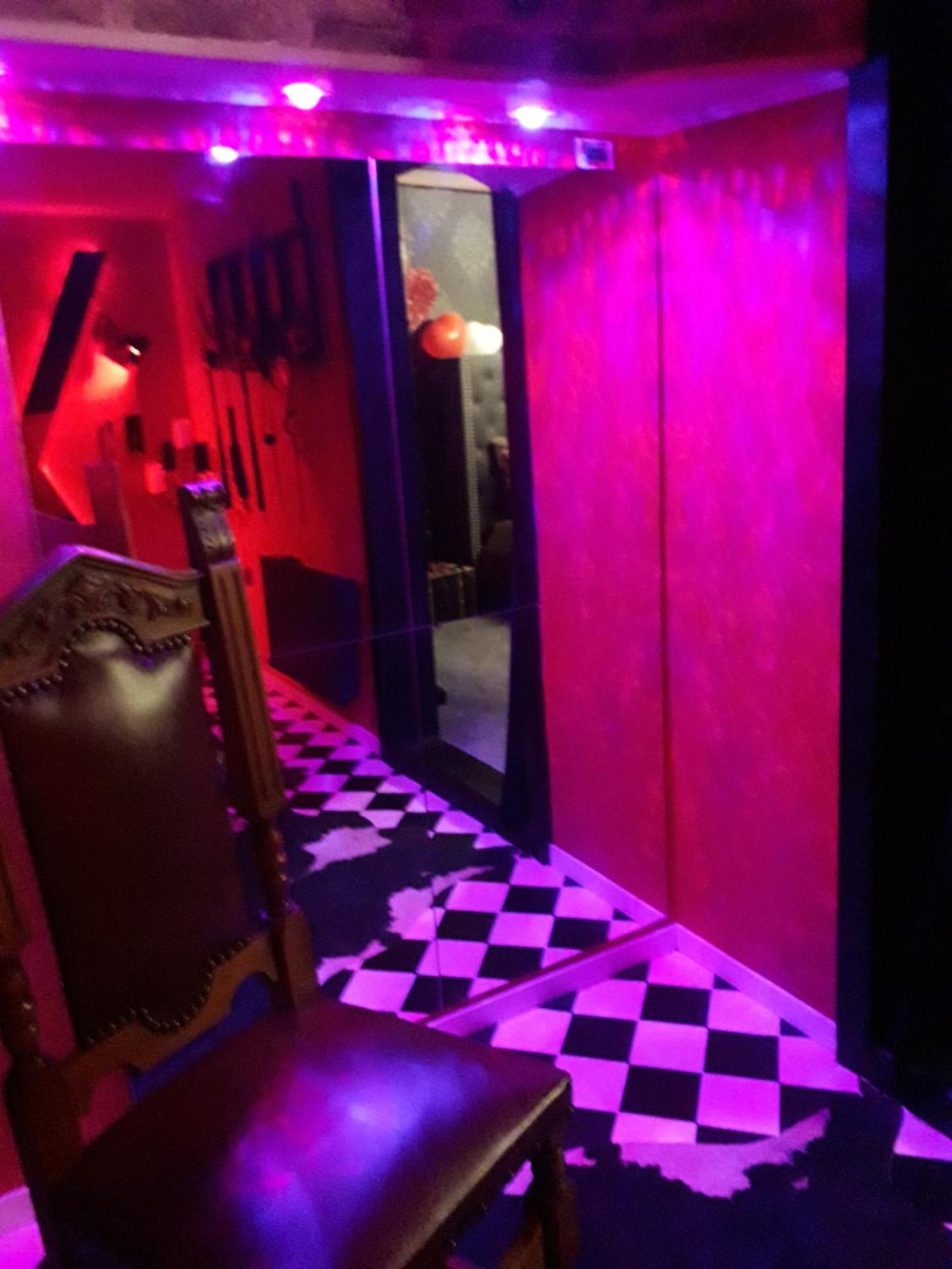 Love Room Le Rouge Et Noir バール エクステリア 写真