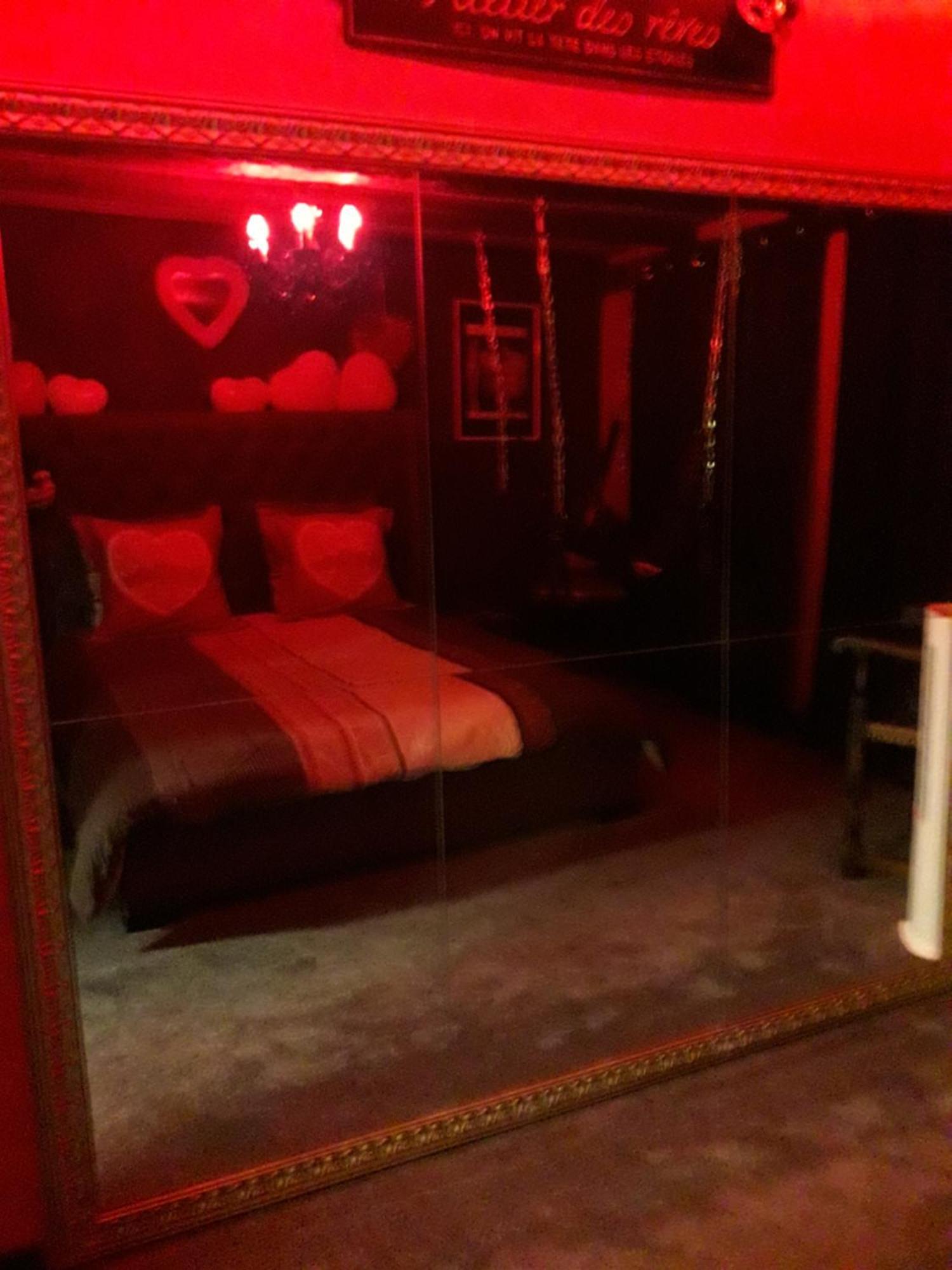 Love Room Le Rouge Et Noir バール エクステリア 写真