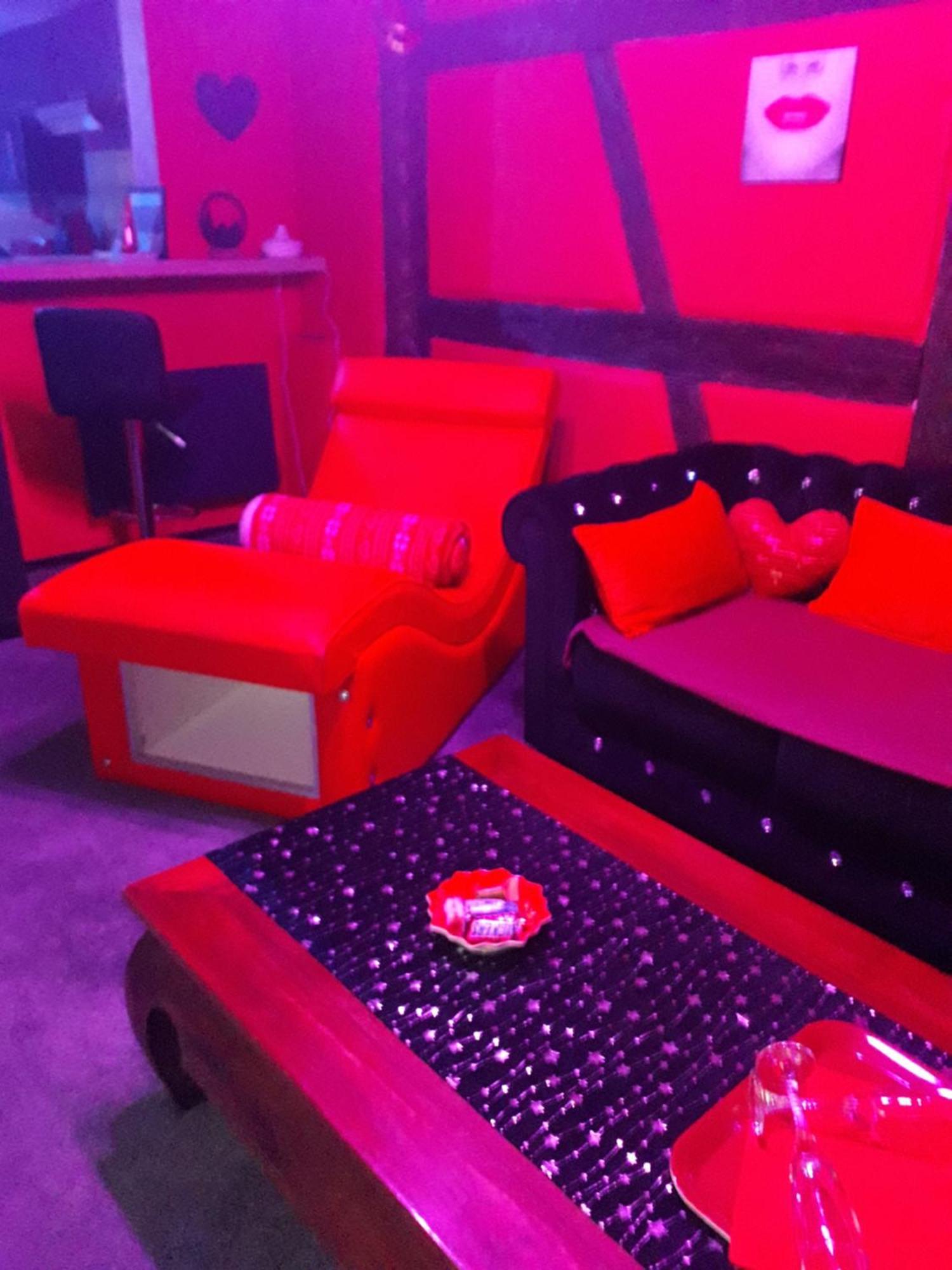 Love Room Le Rouge Et Noir バール エクステリア 写真